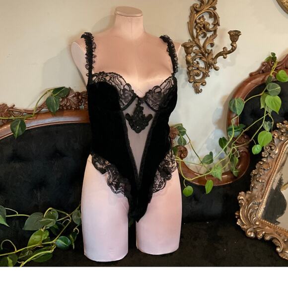 vintage Alana Gale Floral Lace Ruffle lingerie Bodysuit High Cut Size L Black - Picture 1 of 5